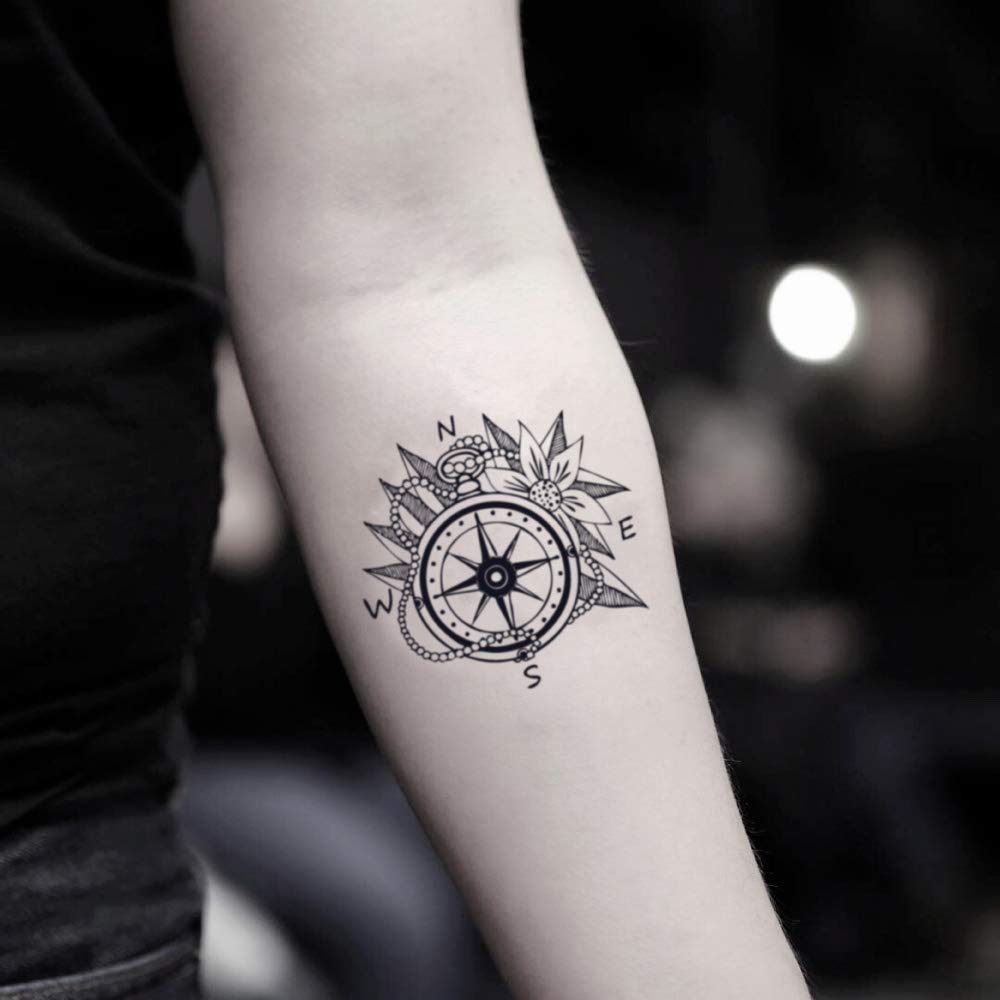  tatuaje de la brújula o más conocido como la Rosa de los vientos y su significado
