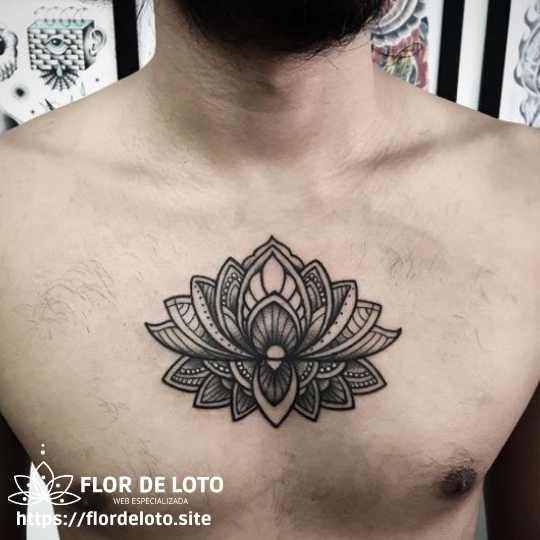tatuaje hombre flor de loto pecho