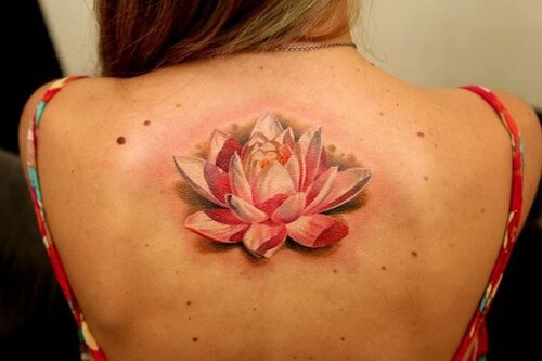 Tatuaje de flor de loto roja 3D
