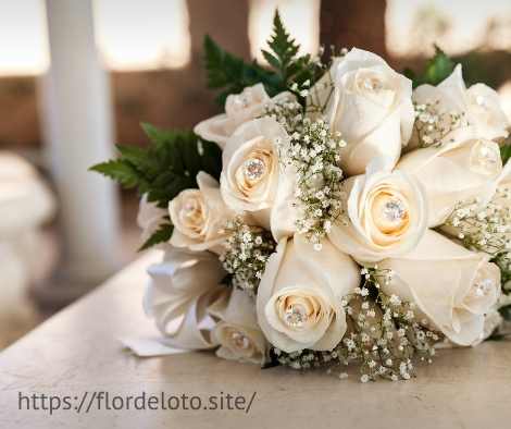 Ramo de novia con rosas blancas