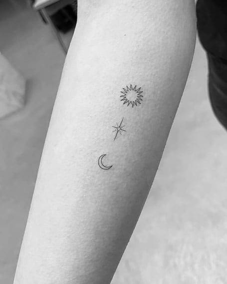 Tatuaje de sol y luna para mujeres