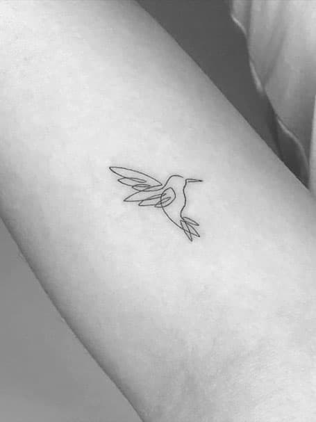 Tatuaje de pájaro pequeño para mujeres