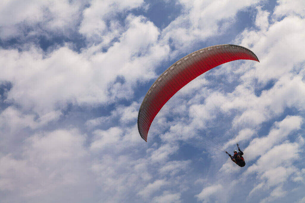 persona en parapente